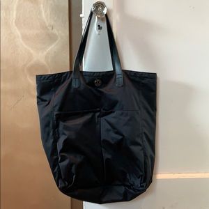 Lululemon Flow With It Bag